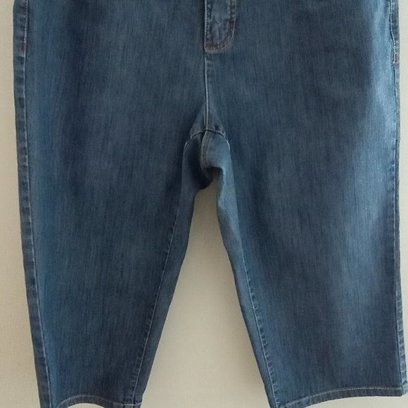 'SMITHS DUNGAREES' Wide leg Capri Size 10 Detailed stitching EUC - Picture 2 of 10